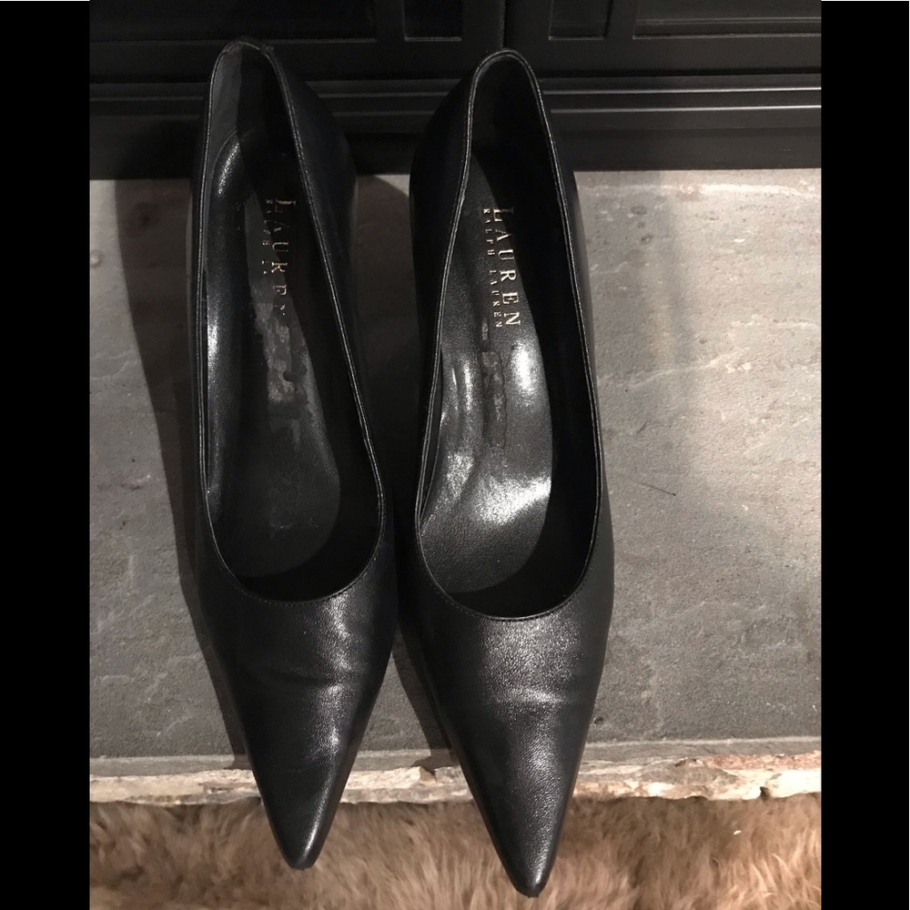 Vintage classic Ralph Lauren black leather pumps
